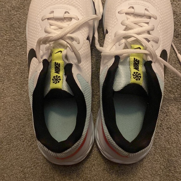 Women’s Nike sneakers - Picture 5 of 7